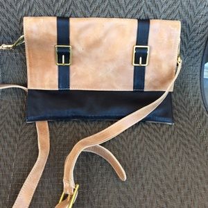 Sseko Tan/Black Leather Messenger Crossbody Bag